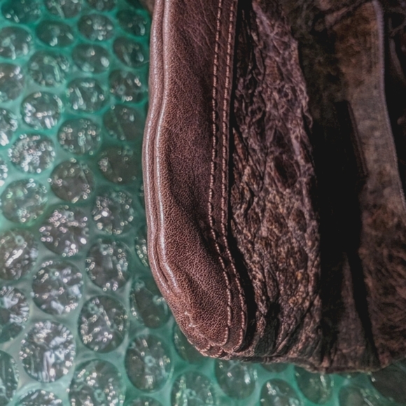 John Varvatos Collection Croc Embossed Leather Flat Messenger/ Crossbody… - Picture 12 of 15